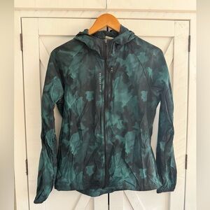 SECOND SKIN EUC Women’s light weight jacket. Size small.